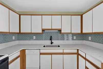 728 Beverage Hill Avenue #17, Pawtucket, RI 02861 - Photo 5