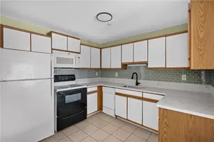 728 Beverage Hill Ave, Pawtucket, RI 02861 - Photo 17