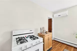 15 Danby St, Providence, RI 02904 - Photo 7