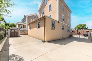73 Trenton St, Providence, RI 02906 - Photo 3