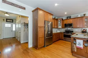160 Allegra Ln, North Kingstown, RI 02852 - Photo 5