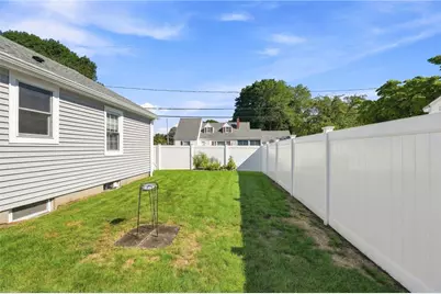 200 Rowe Avenue, Pawtucket, RI 02861 - Photo 27