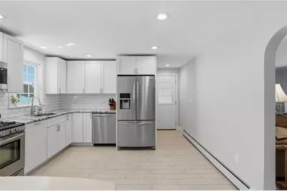 200 Rowe Avenue, Pawtucket, RI 02861 - Photo 5