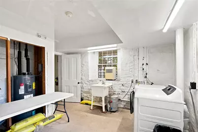 12 Mount Vernon Street #4, Newport, RI 02840 - Photo 35