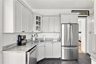 12 Mt Vernon St, Newport, RI 02840 - Photo 17