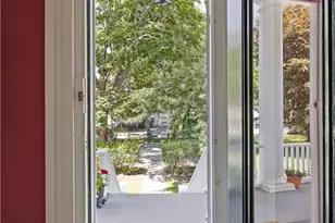 12 Mt Vernon St, Newport, RI 02840 - Photo 35