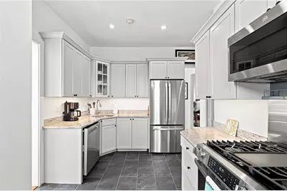 12 Mount Vernon Street #4, Newport, RI 02840 - Photo 15