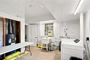 12 Mt Vernon St, Newport, RI 02840 - Photo 33