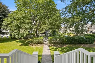 12 Mt Vernon St, Newport, RI 02840 - Photo 37