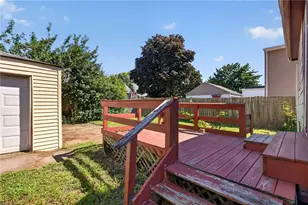 138 Chaplin St, Pawtucket, RI 02861 - Photo 25