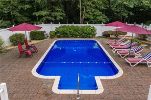 42 Deer Run Dr, West Greenwich, RI 02817 - Photo 9