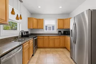 165 Briggs St, Providence, RI 02905 - Photo 11