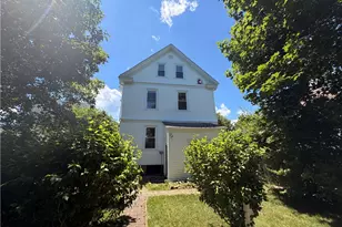 7 Caswell St, Newport, RI 02840 - Photo 3