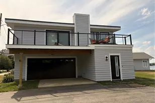 182 Bayview Ave, Portsmouth, RI 02871 - Photo 1