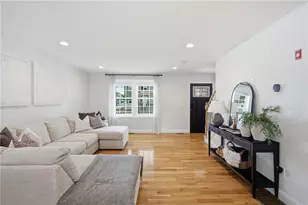 148 Hunts Ave, Pawtucket, RI 02861 - Photo 5