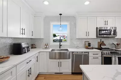 148 Hunts Avenue, Pawtucket, RI 02861 - Photo 11