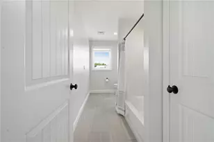 148 Hunts Ave, Pawtucket, RI 02861 - Photo 23