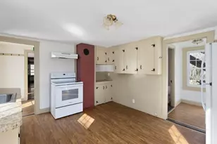 1896 Middle Rd, East Greenwich, RI 02818 - Photo 7