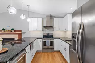 40 Sachem Rd, North Kingstown, RI 02852 - Photo 9