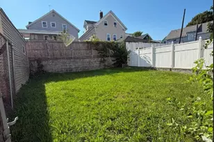 36 Pine St, Pawtucket, RI 02860 - Photo 17