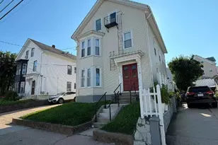 36 Pine St, Pawtucket, RI 02860 - Photo 1