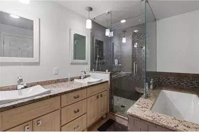 6 Varnum Avenue, Bristol, RI 02809 - Photo 11