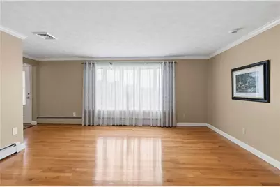 6 Varnum Avenue, Bristol, RI 02809 - Photo 9