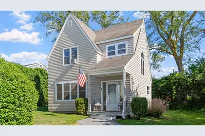 152 Tuckerman Avenue #7, Middletown, RI 02842 - Photo 1