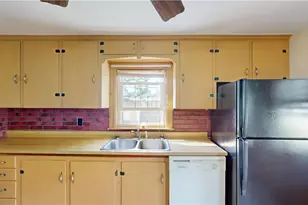 19 Paul St, Pawtucket, RI 02861 - Photo 13