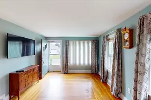 19 Paul St, Pawtucket, RI 02861 - Photo 5