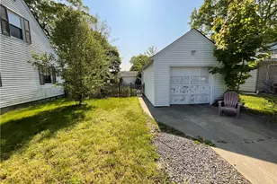 74 Aberdeen St, West Warwick, RI 02893 - Photo 3