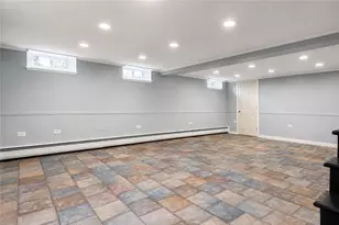 95 Ames St, Pawtucket, RI 02861 - Photo 27