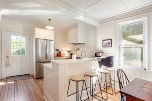 36 Dearborn St, Newport, RI 02840 - Photo 3