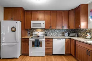 565 Quaker Ln, West Warwick, RI 02893 - Photo 15