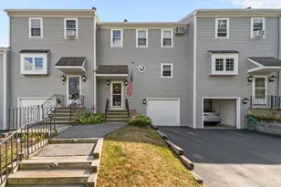 565 Quaker Ln, West Warwick, RI 02893 - Photo 5
