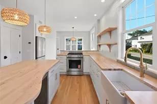 19 Traymore St, Charlestown, RI 02813 - Photo 9