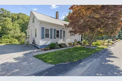 737 Putnam Pike, Smithfield, RI 02828 - Photo 3