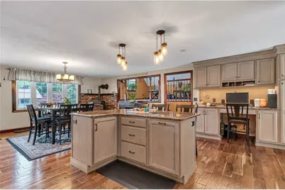 139 Ray Avenue, Woonsocket, RI 02895 - Photo 9