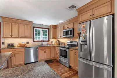139 Ray Avenue, Woonsocket, RI 02895 - Photo 7