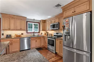 139 Ray Ave, Woonsocket, RI 02895 - Photo 7