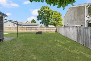 26 Gurney St, East Providence, RI 02914 - Photo 47