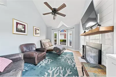 626 Smithfield Road #604, North Providence, RI 02904 - Photo 3