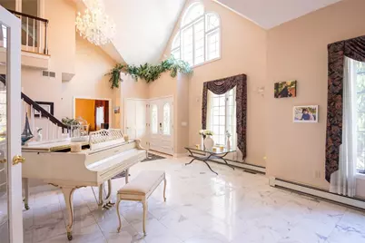 40 Suffolk Way, Lincoln, RI 02865 - Photo 9