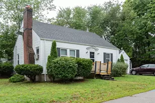 28 Hayward Rd, Warwick, RI 02888 - Photo 3