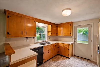 63 Bourbon Street, Portsmouth, RI 02871 - Photo 13