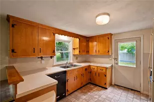 63 Bourbon St, Portsmouth, RI 02871 - Photo 13