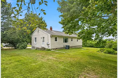 63 Bourbon Street, Portsmouth, RI 02871 - Photo 3