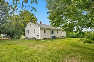 63 Bourbon St, Portsmouth, RI 02871 - Photo 3