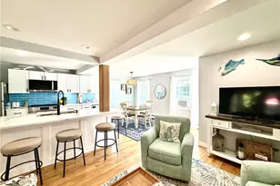 22 Dixon St, Newport, RI 02840 - Photo 9