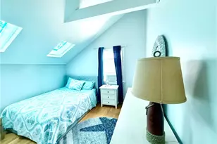 22 Dixon St, Newport, RI 02840 - Photo 17